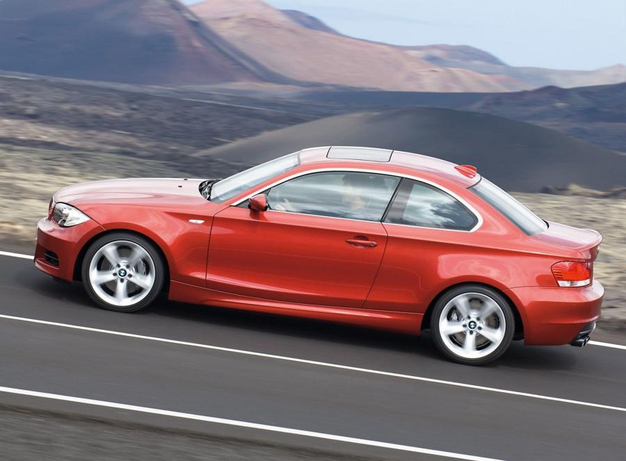  BMW 1-Series Coupe 2011 года  (фото 43 из 77)